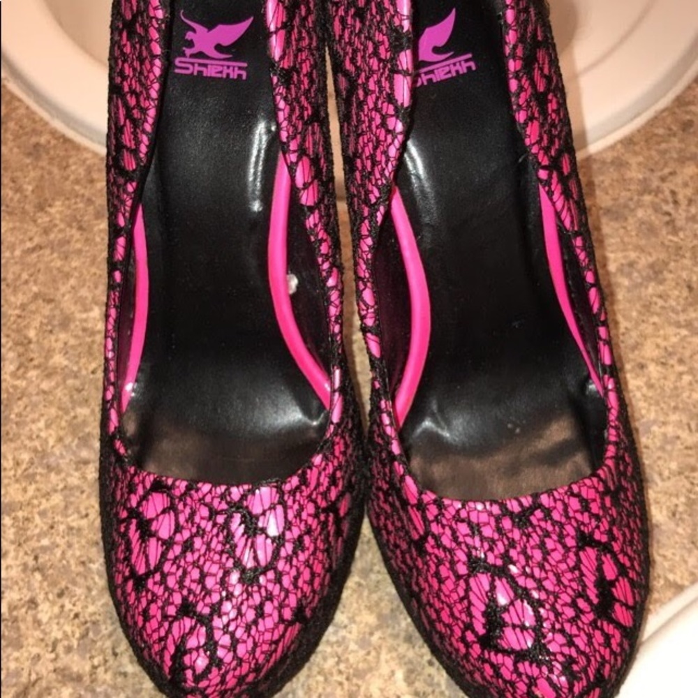 Pink stitching heels